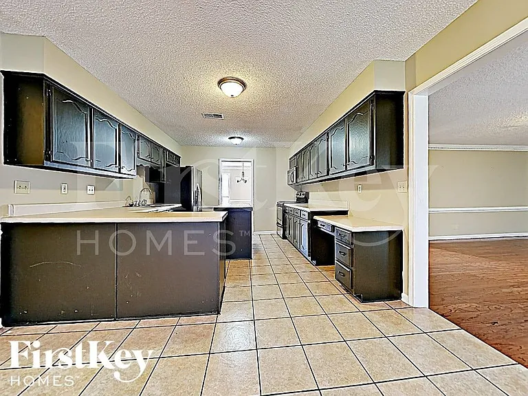 3718 Old Creek Cv — Photo 5