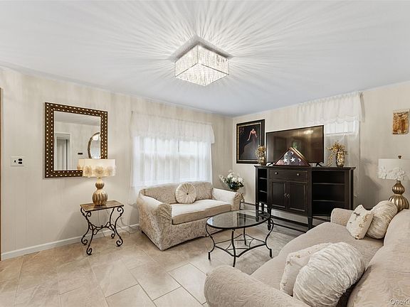 5th image of 162 Midland Avenue