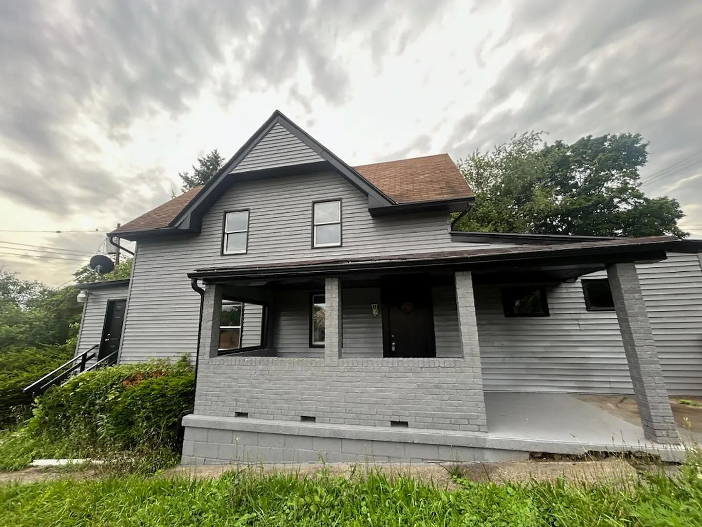 Newly Update 3 bedroom 1 bath house for rent in Port Vue! — Photo 1