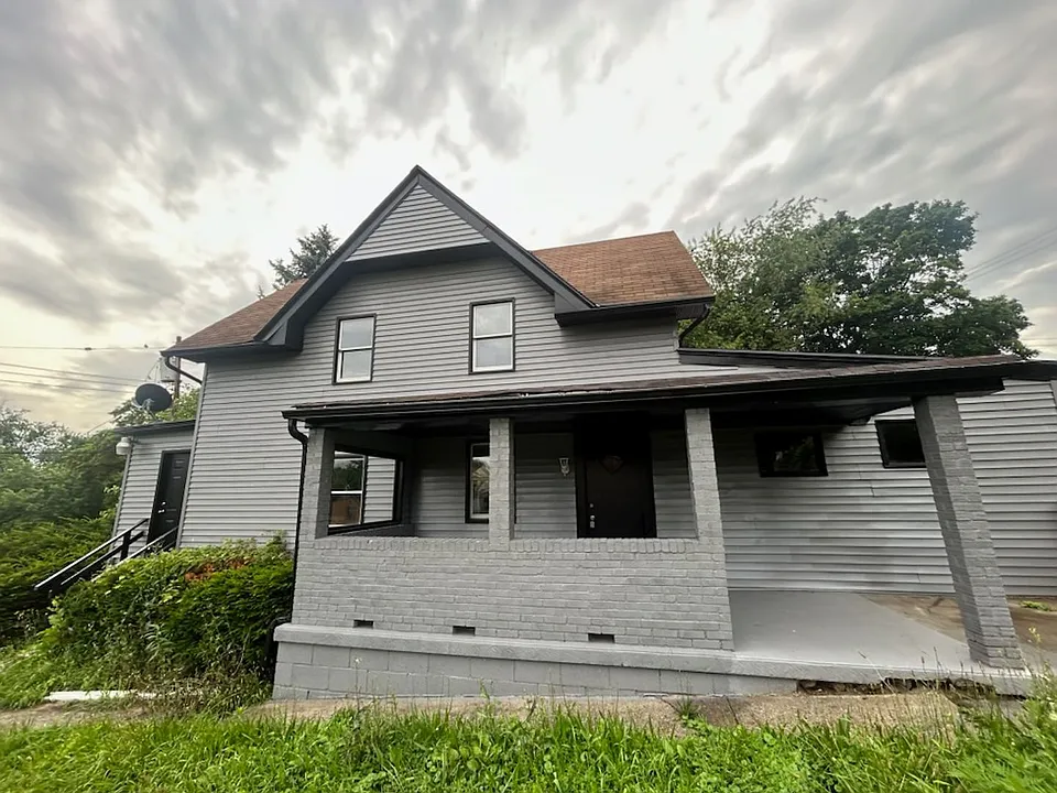 1805 Gray St