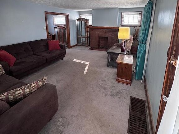 3rd image of 315 Nashoba Ave
