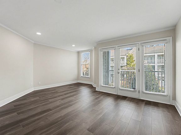 5th image of 300 S Cedar St Unit 7