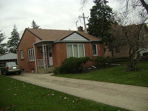 2nd image of 8344 N Newland Ave