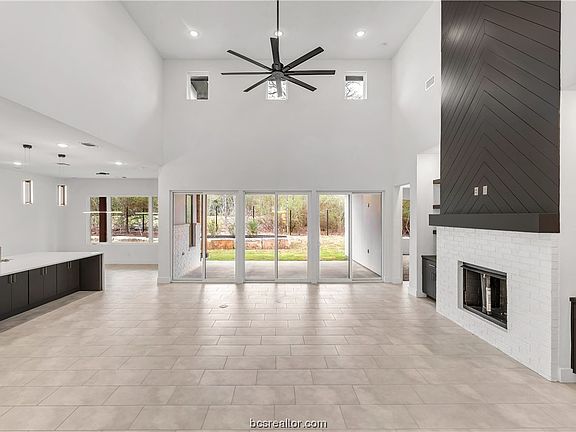 3rd image of 3636 Palo Verde Cir