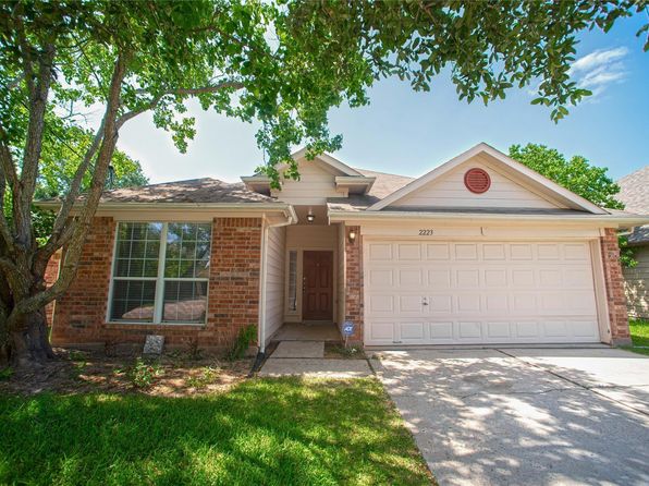 2223 Shady Pine Dr