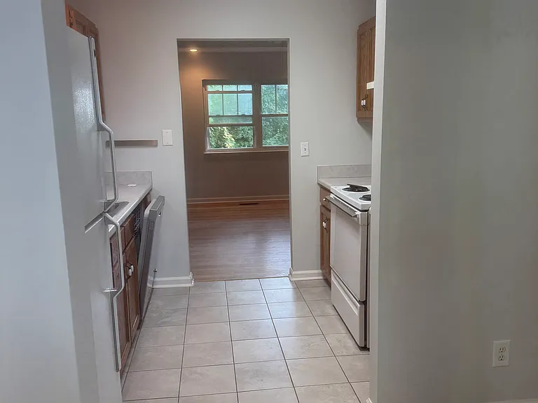 112 E Manning St — Photo 4