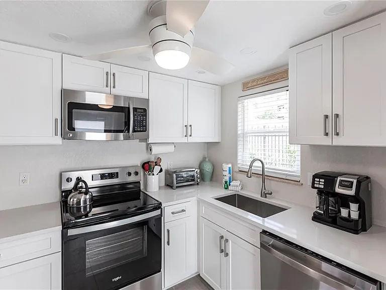 6154 Midnight Pass Rd #D-15 — Photo 10