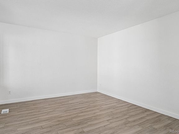 5th image of 529 Chiswick Circle