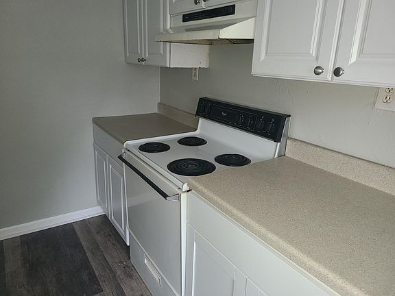 4th image of 1565 Aspin St