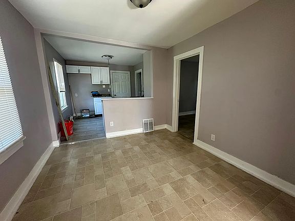 5th image of 4167 Isabelle St