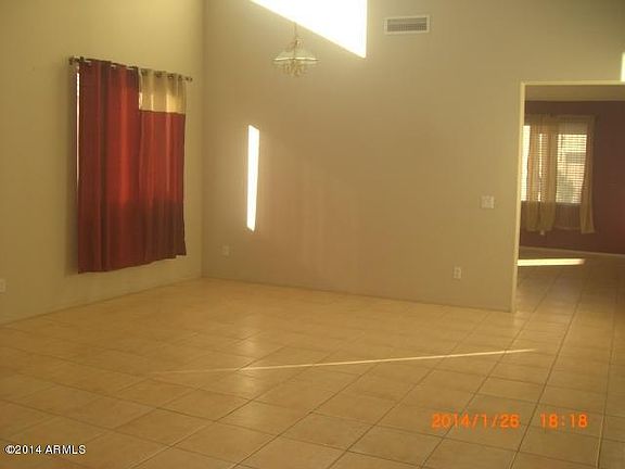 4th image of 41208 W Thornberry Ln