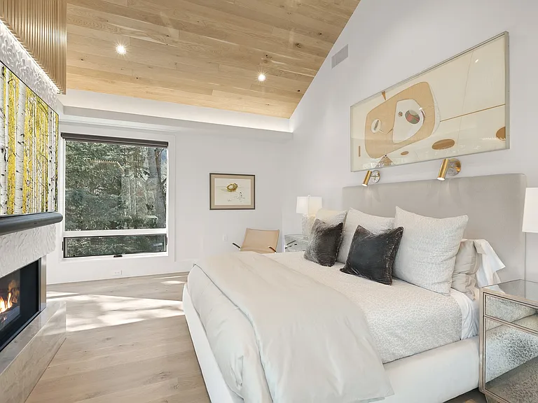 55 Smuggler Grove Rd — Photo 21