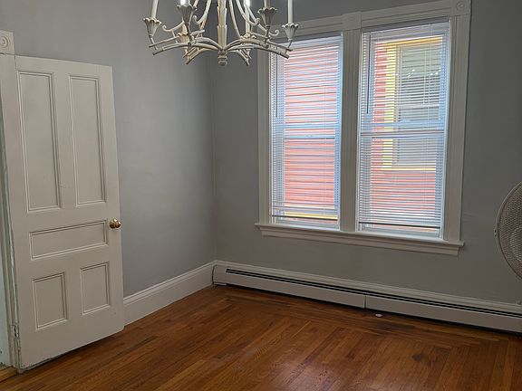 4th image of 8 Brighton St
