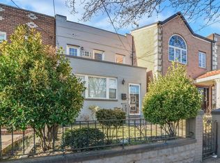 2332 23rd St, Astoria, NY 11105