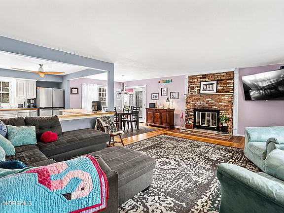 4th image of 35 Squire Court