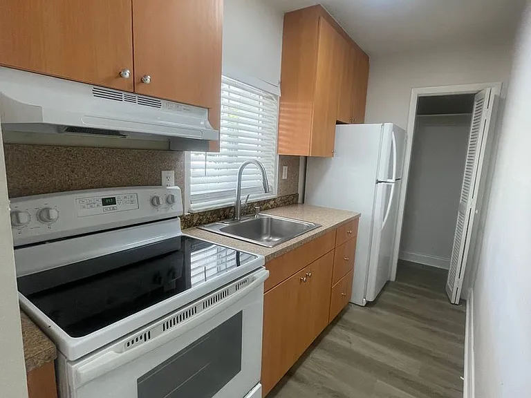 1245 SW 5th St — Photo 5