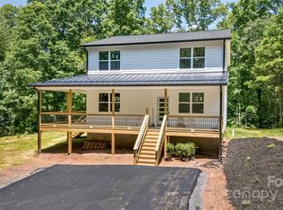 440 Old Buckeye Cove Rd, Swannanoa, NC 28778