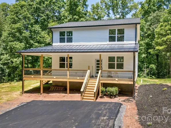 440 Old Buckeye Cove Rd, Swannanoa, NC 28778