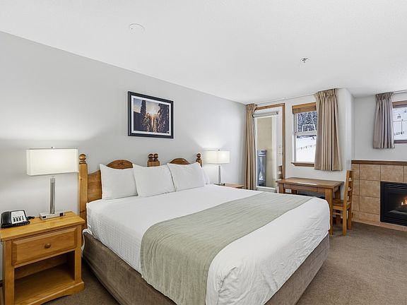 4th image of 3160 Creekside Way #204