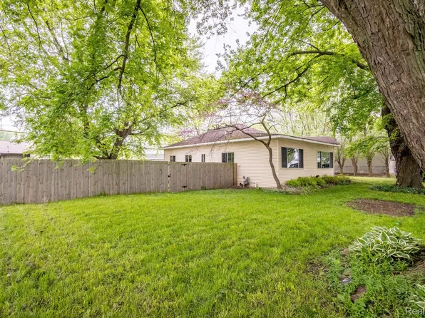 3271 4th St, Monroe, MI 48162