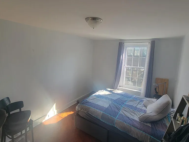 606 S American St #3 — Photo 4
