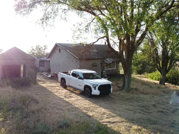 39681 Bluestem Road E, Davenport, WA 99122