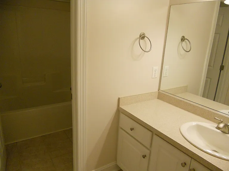 409 Pointe Dr — Photo 7