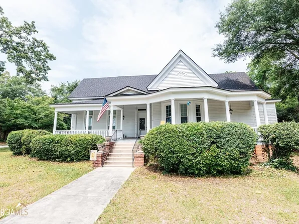 26 McCormick Ave, Hawkinsville, GA 31036
