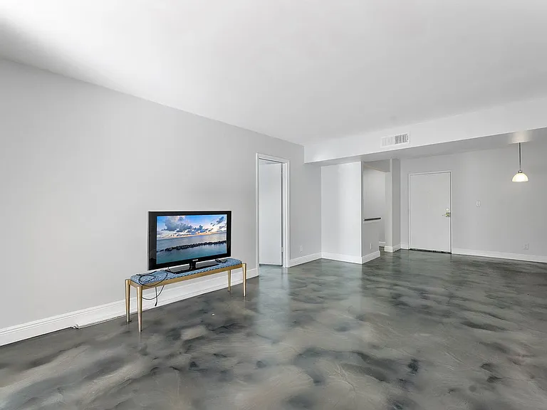 470 NW 20th St #3070 — Photo 4