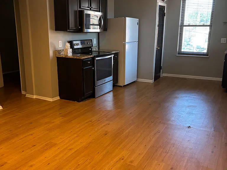 4072 Erie St #1 — Photo 4