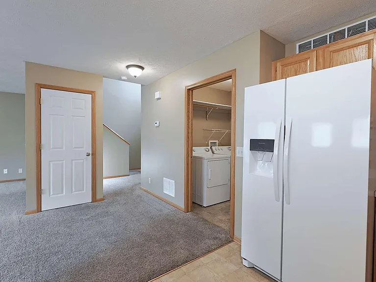 1718 Sawyer St — Photo 11