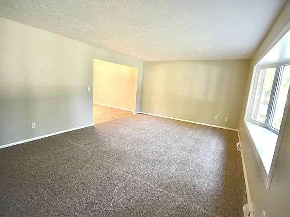 4th image of 2912 Kingsbury Ct
