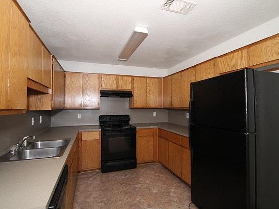 4th image of 2602 Alma Dr #A