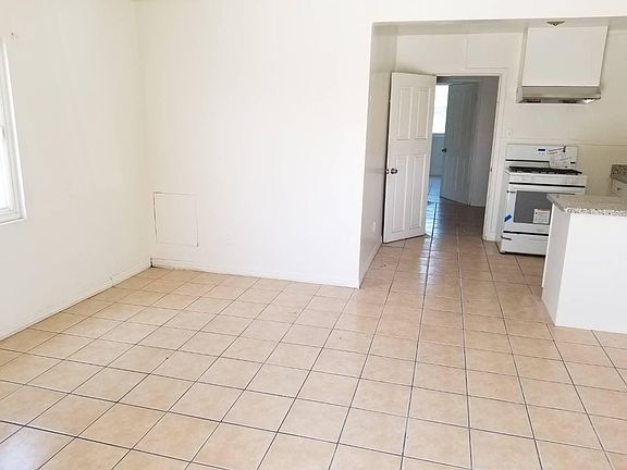 4th image of 233 E Budd St