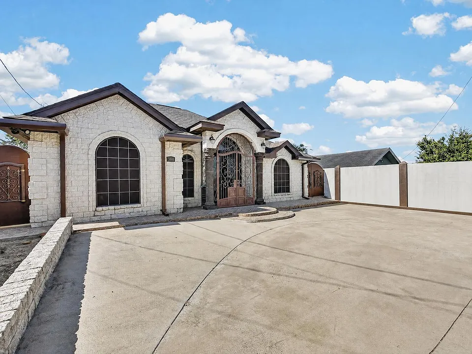 388 Nicholas Lopez St