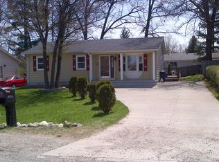 3069 Torrey Beach Dr, Fenton, MI