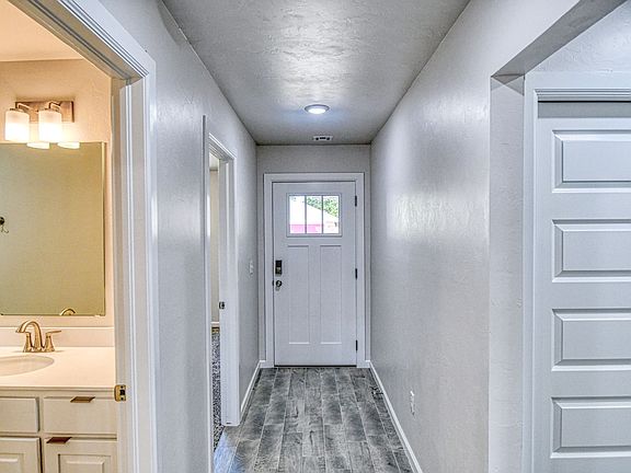 4th image of 2718 Clifton Ter