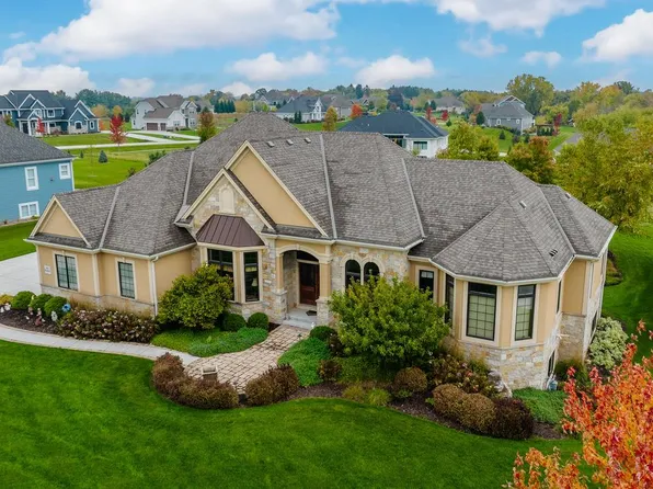 N32W29662 Woodridge COURT, Pewaukee, WI 53072