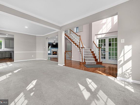 5th image of 231 Marley St