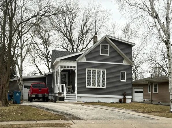 527 W Joliet St, Crown Point, IN 46307