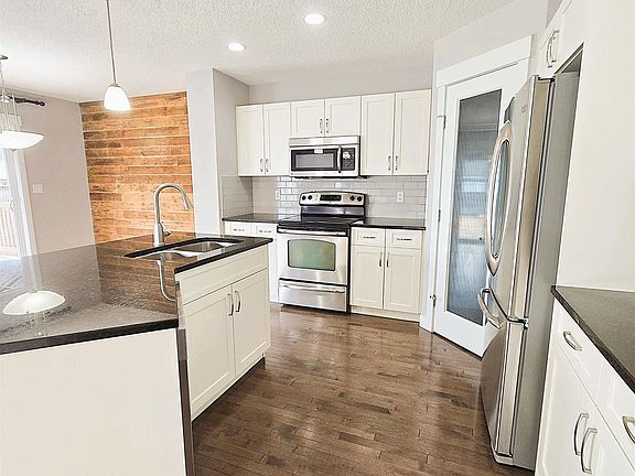 5th image of 475 Reed Cres