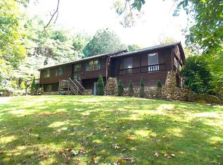 550 Arrowhead Rd, Fancy Gap, VA 24328