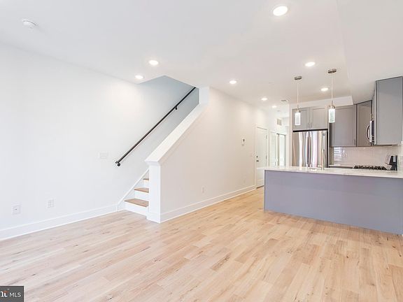 2nd image of 2406 W Master St #2
