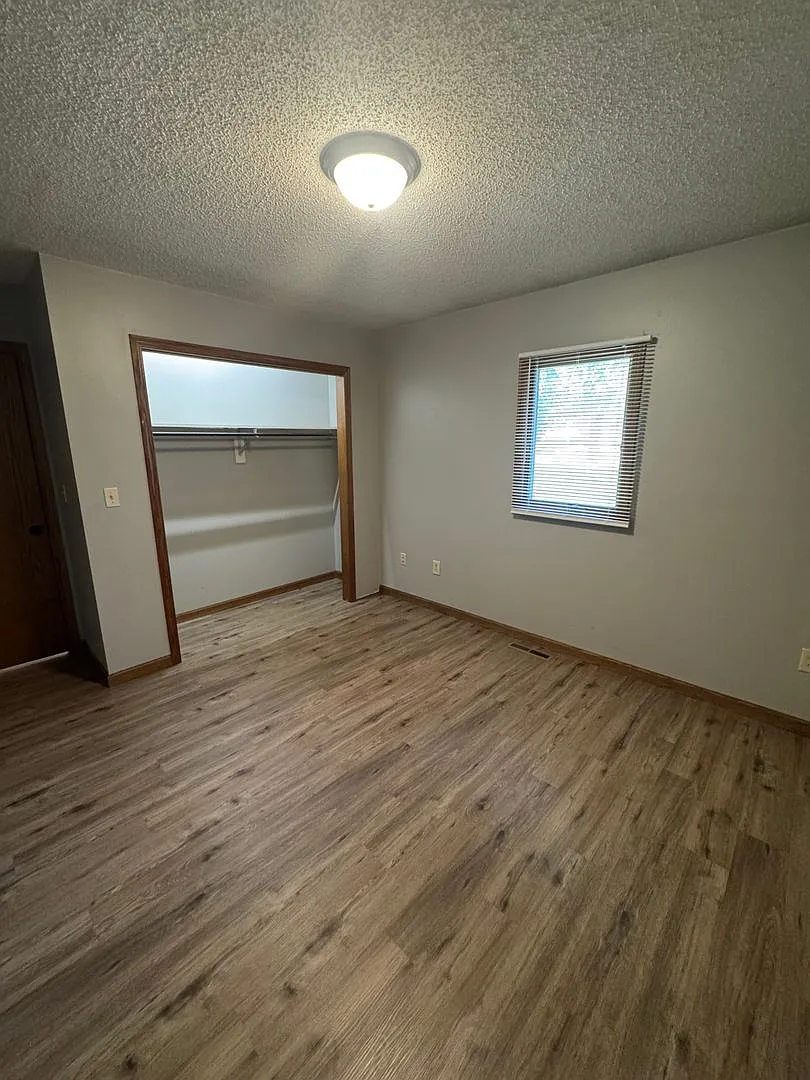 516 E. Monroe Duplex — Photo 4
