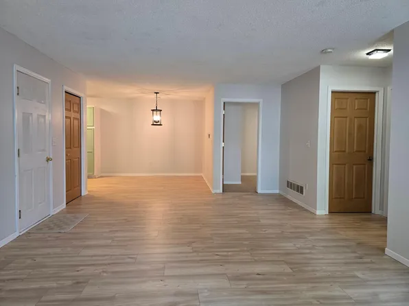 300 Cedar St Unit 15, Baldwin, WI 54002