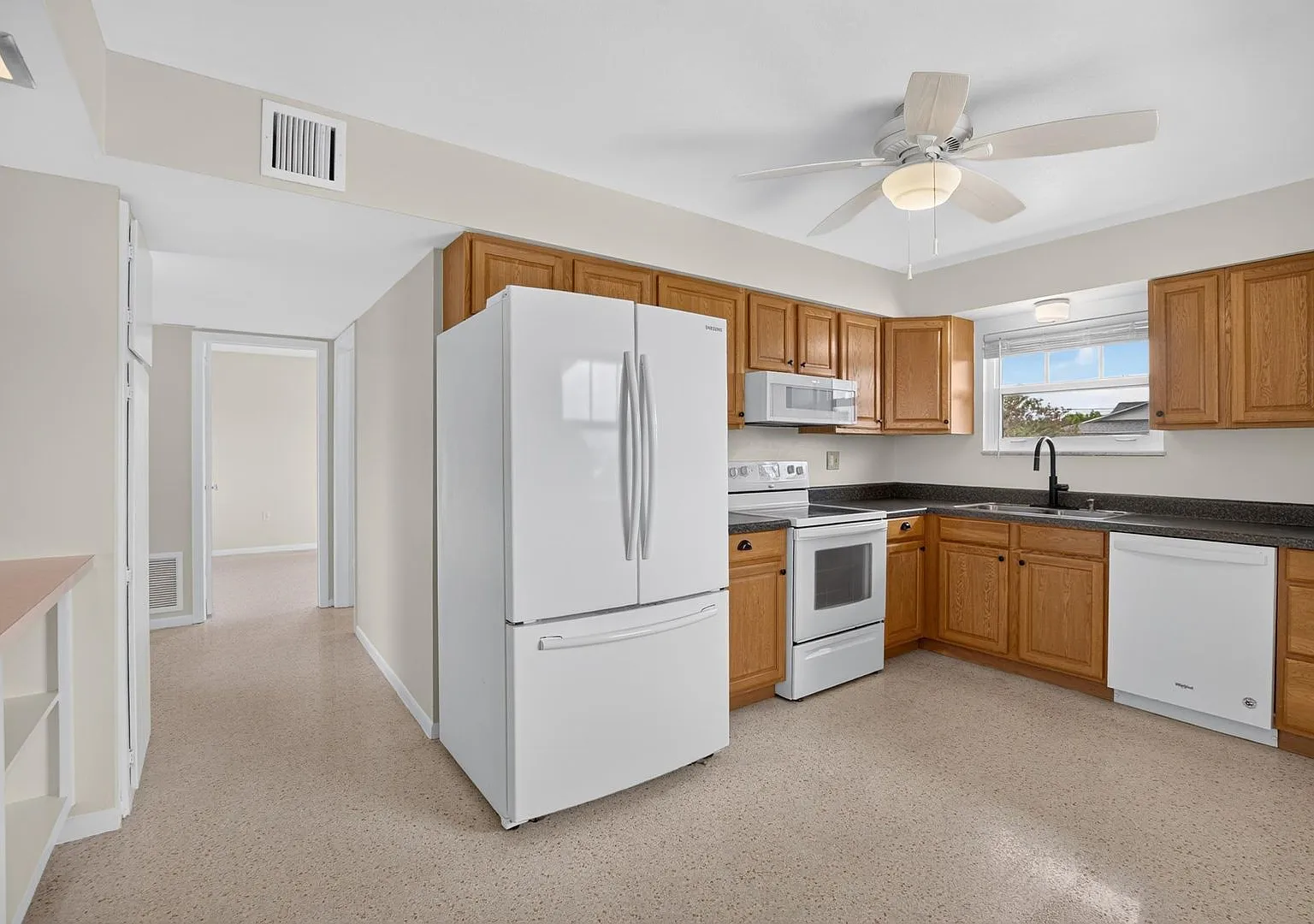 Affordable Sun city Home — Photo 4