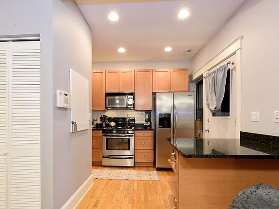 2nd image of 4753 N Magnolia Ave #1