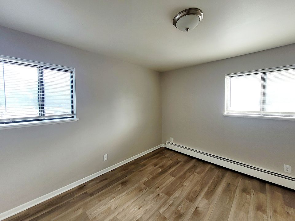 3380 Byron Center Avenue Southwest 201 3380 Byron Center Ave SW