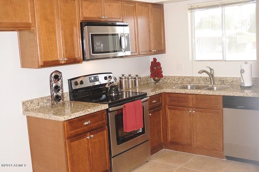 1st image of 10904 W Windsor Dr