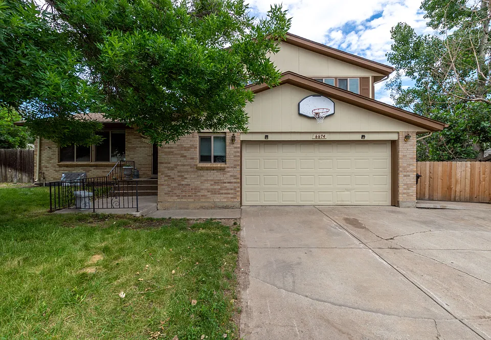 6674 Braun Ct
